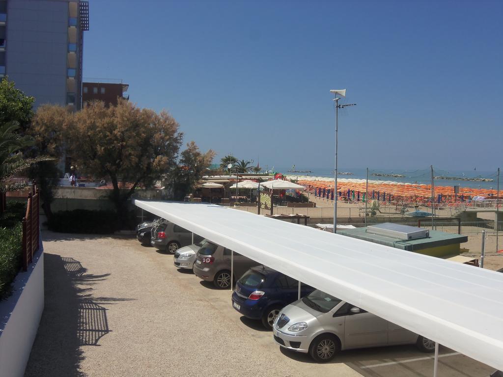 Hotel Spiaggia Pesaro Ngoại thất bức ảnh